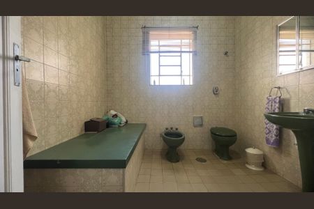 Casa à venda com 280m², 3 quartos e 3 vagasBanheiro