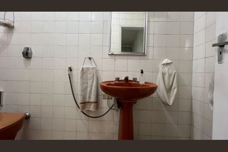 Casa à venda com 280m², 3 quartos e 3 vagasBanheiro da Suíte