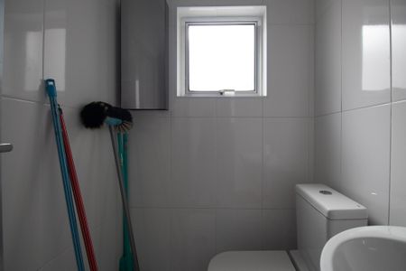 Casa à venda com 190m², 4 quartos e 2 vagasBanheiro de Serviço