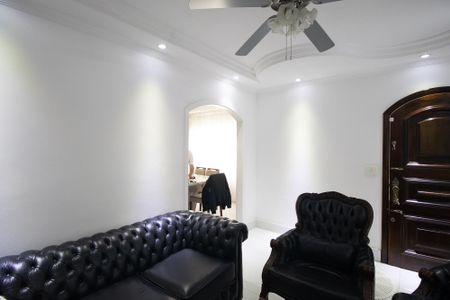 Casa à venda com 190m², 4 quartos e 2 vagasSala