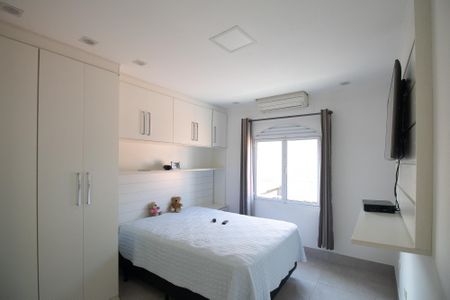 Casa à venda com 190m², 4 quartos e 2 vagasSuíte