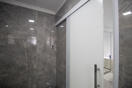 Casa à venda com 190m², 4 quartos e 2 vagasBanheiro da Suíte 2