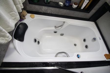 Casa à venda com 190m², 4 quartos e 2 vagasBanheiro da Suíte 2