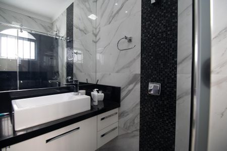 Casa à venda com 190m², 4 quartos e 2 vagasBanheiro da Suíte