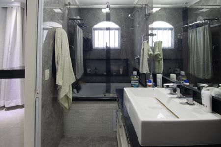 Casa à venda com 190m², 4 quartos e 2 vagasBanheiro da Suíte 2