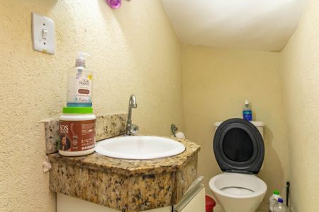 Casa de condomínio à venda com 105m², 2 quartos e 2 vagas Casa de condomínio à venda com 105m², 2 quartos e 2 vagasLavabo Sala