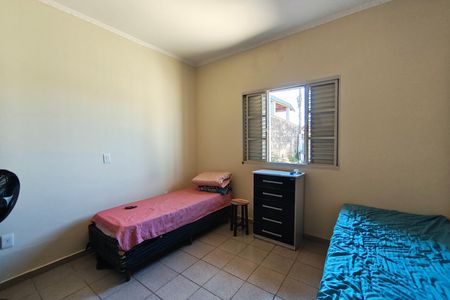 Casa à venda com 130m², 3 quartos e 5 vagasSuíte