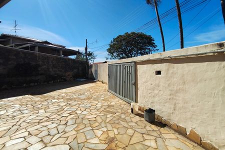 Casa à venda com 130m², 3 quartos e 5 vagasQuintal - Garagem