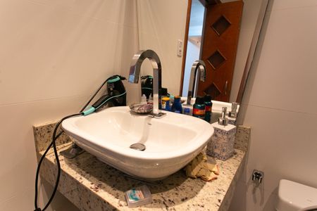 Casa à venda com 140m², 2 quartos e 1 vaga Casa à venda com 140m², 2 quartos e 1 vagaBanheiro