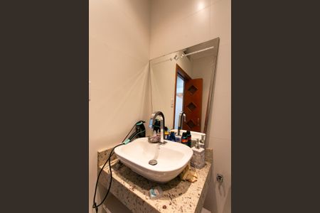 Casa à venda com 140m², 2 quartos e 1 vaga Casa à venda com 140m², 2 quartos e 1 vagaBanheiro