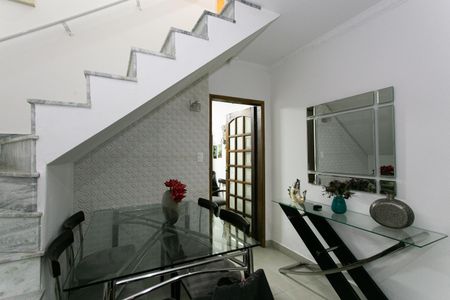 Casa à venda com 140m², 2 quartos e 1 vaga Casa à venda com 140m², 2 quartos e 1 vagaSala