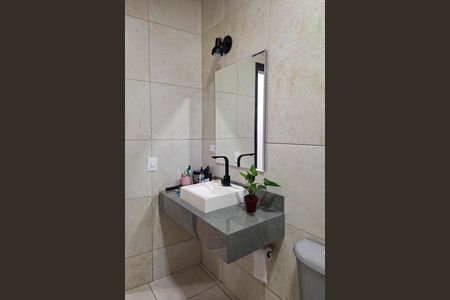 Casa para alugar com 220m², 2 quartos e 4 vagasBanheiro Social