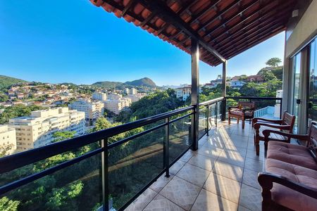Casa para alugar com 220m², 2 quartos e 4 vagasSala
