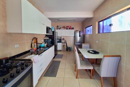 Casa para alugar com 220m², 2 quartos e 4 vagasCozinha