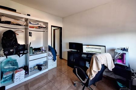 Casa para alugar com 220m², 2 quartos e 4 vagasQuarto