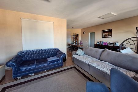 Casa para alugar com 220m², 2 quartos e 4 vagasSala