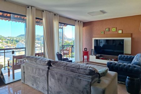 Casa para alugar com 220m², 2 quartos e 4 vagasSala