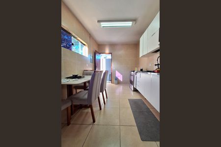 Casa para alugar com 220m², 2 quartos e 4 vagasCozinha
