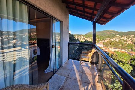 Casa para alugar com 220m², 2 quartos e 4 vagasSuíte