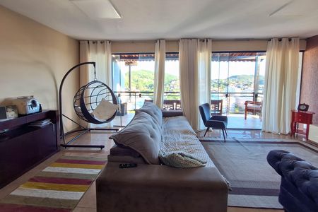 Casa para alugar com 220m², 2 quartos e 4 vagasSala