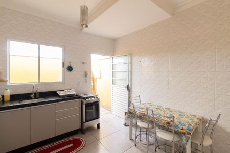 Casa de condomínio à venda com 100m², 2 quartos e 2 vagasCozinha