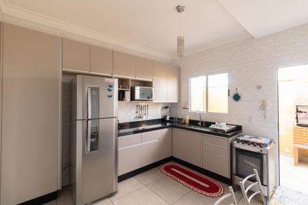 Casa de condomínio à venda com 100m², 2 quartos e 2 vagasCozinha