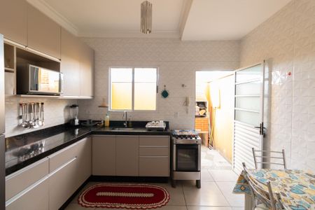 Casa de condomínio à venda com 100m², 2 quartos e 2 vagasCozinha