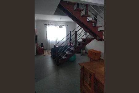 Casa de condomínio à venda com 188m², 3 quartos e 2 vagasSala