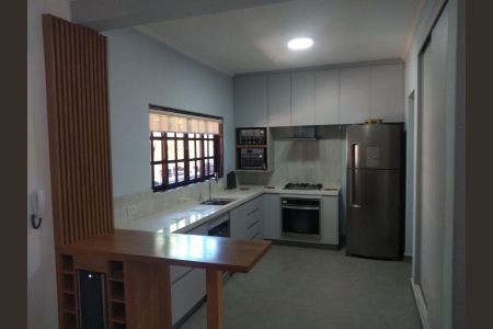 Casa de condomínio à venda com 188m², 3 quartos e 2 vagasCozinha