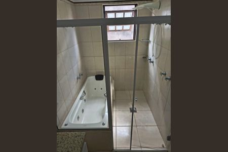 Casa de condomínio à venda com 188m², 3 quartos e 2 vagasBanheiro 1
