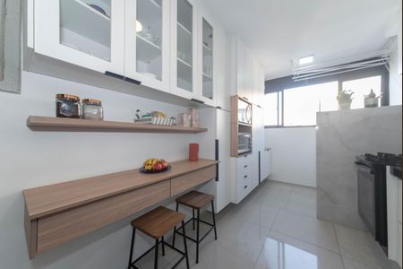 Apartamento à venda com 74m², 3 quartos e 2 vagasCozinha