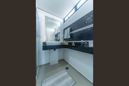 Apartamento à venda com 74m², 3 quartos e 2 vagasBanheiro da Suíte