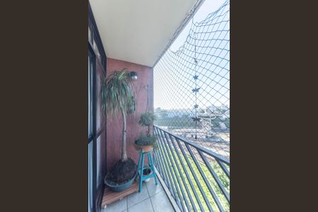 Apartamento à venda com 74m², 3 quartos e 2 vagasVaranda