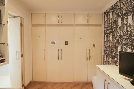 Casa à venda com 201m², 3 quartos e 2 vagasSuíte 2