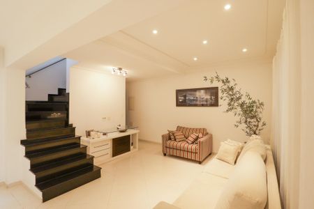 Casa à venda com 201m², 3 quartos e 2 vagasSala