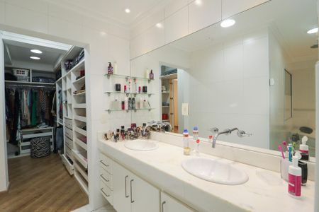 Casa à venda com 201m², 3 quartos e 2 vagasBanheiro da Suíte 3