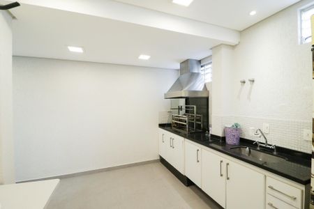 Casa à venda com 201m², 3 quartos e 2 vagasChurrasqueira e Área de Serviço