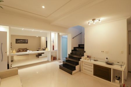 Casa à venda com 201m², 3 quartos e 2 vagasSala