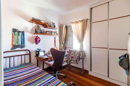 Apartamento à venda com 115m², 3 quartos e 2 vagasQuarto 02