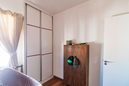Apartamento à venda com 115m², 3 quartos e 2 vagasQuarto 02
