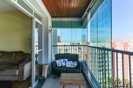 Apartamento à venda com 115m², 3 quartos e 2 vagasVaranda