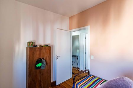 Apartamento à venda com 115m², 3 quartos e 2 vagasQuarto 02