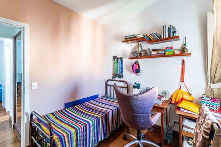 Apartamento à venda com 115m², 3 quartos e 2 vagasQuarto 02