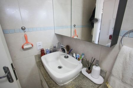 Apartamento à venda com 76m², 2 quartos e 1 vaga Apartamento à venda com 76m², 2 quartos e 1 vagaBanheiro da Suíte