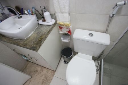 Apartamento à venda com 76m², 2 quartos e 1 vaga Apartamento à venda com 76m², 2 quartos e 1 vagaBanheiro da Suíte
