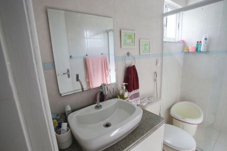 Apartamento à venda com 76m², 2 quartos e 1 vaga Apartamento à venda com 76m², 2 quartos e 1 vagaBanheiro Social