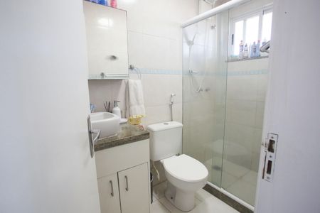 Apartamento à venda com 76m², 2 quartos e 1 vaga Apartamento à venda com 76m², 2 quartos e 1 vagaBanheiro da Suíte
