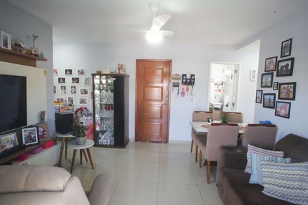 Apartamento à venda com 76m², 2 quartos e 1 vaga Apartamento à venda com 76m², 2 quartos e 1 vagaSala