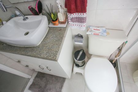 Apartamento à venda com 76m², 2 quartos e 1 vaga Apartamento à venda com 76m², 2 quartos e 1 vagaBanheiro Social