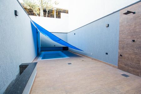 Casa à venda com 192m², 3 quartos e 3 vagas Casa à venda com 192m², 3 quartos e 3 vagasÁrea de Serviço e Piscina